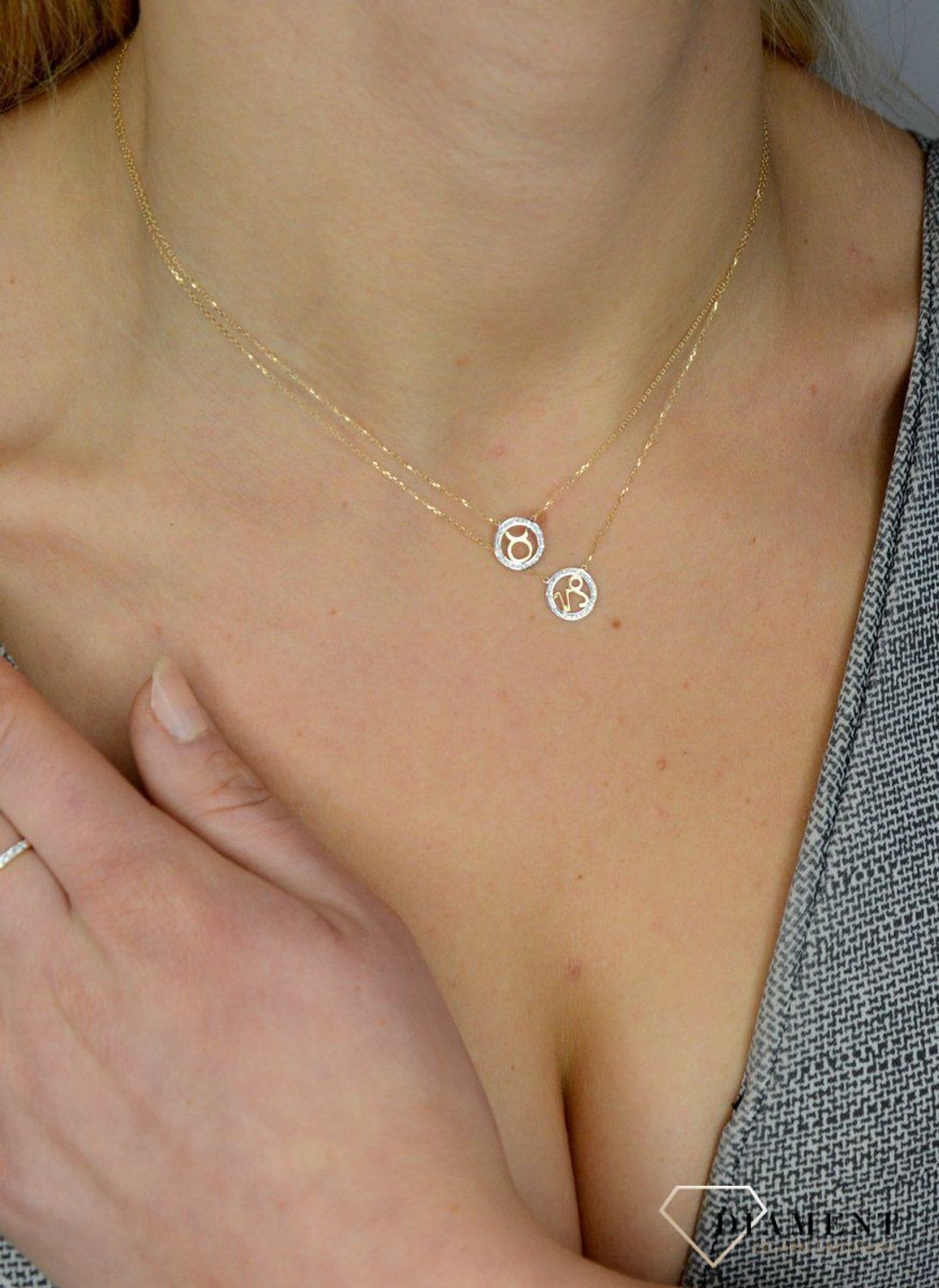 Złoty naszyjnik z brylantami znak zodiaku Koziorożec N07636YC.jpg